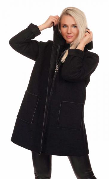 Kurzmantel mit aufgesetzten Taschen und Kapuze im Oversize Look Schwarz